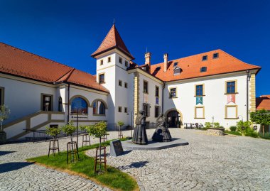 Svaty Jur 'daki Palffy Sarayı, Saint Jur Slovakya' daki Katarina Palffy Heykeli ve Stefan Ileshazy.