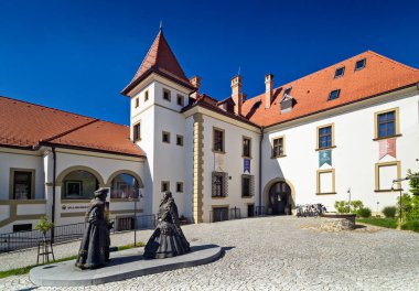 Svaty Jur 'daki Palffy Sarayı, Saint Jur Slovakya' daki Katarina Palffy Heykeli ve Stefan Ileshazy.