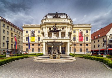 Bratislava 'daki Slovakya Ulusal Tiyatrosu, Ganymed Çeşmesi, Slovakya.