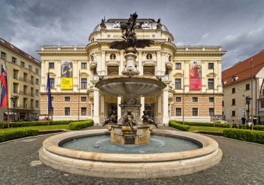 Bratislava 'daki Slovakya Ulusal Tiyatrosu, Ganymed Çeşmesi, Slovakya.