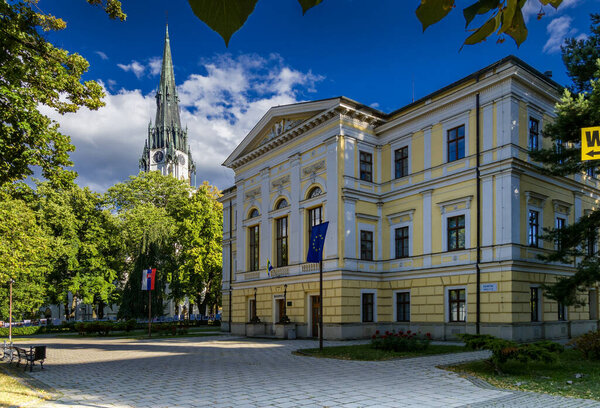 Ратуша в Списка-Нова-Вес, историческое здание, Готическая церковь Успения Пресвятой Богородицы, Словакия.