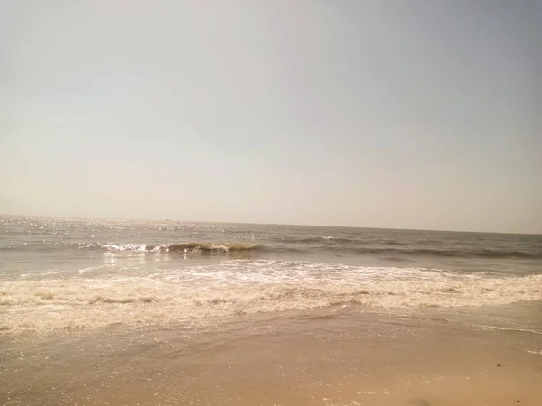 Παραλία Και Θάλασσα Πρωί Μαλακή Εστίαση Και Θολή Φόντο — Φωτογραφία Αρχείου