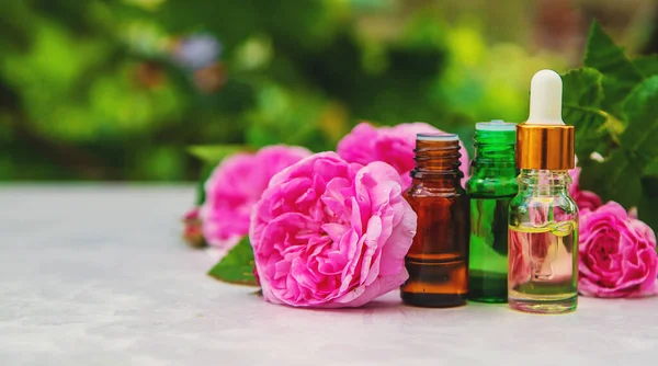 Rose Essential Oil Bottle Selective Focus Spa — Stock Photo, Image