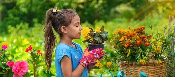 Child Planting Flowers Garden Selective Focus Kid — Stockfoto