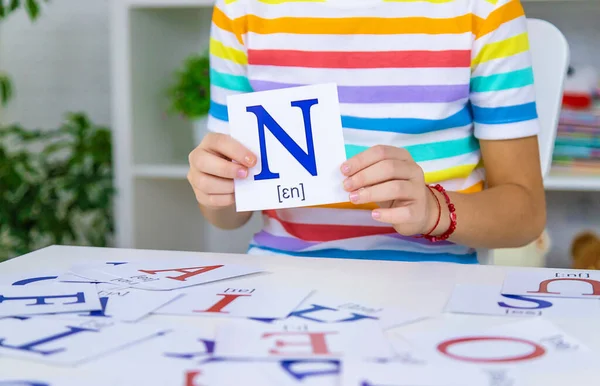 Ребенок Учит Английские Буквы Выборочный Фокус Kid — стоковое фото