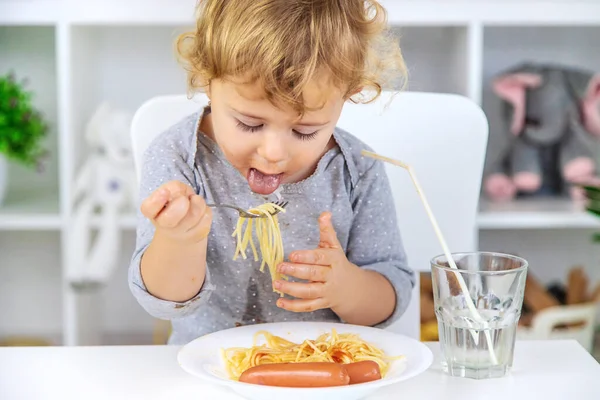 Dítě Špagety Selektivní Soustředění Jídlo — Stock fotografie