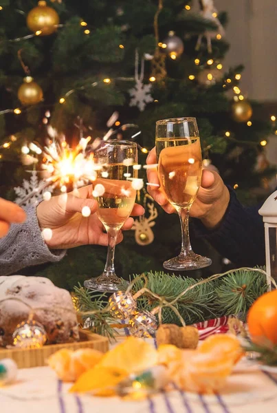 Шампанское Рождественском Столе Выборочный Фокус Праздник — стоковое фото