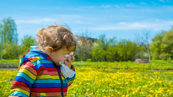 Дитина Має Алергію Квіти Вибірковий Фокус Природа — стокове фото