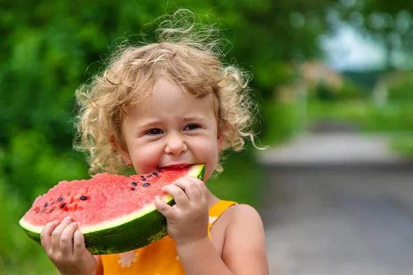 Child Eats Watermelon Park Selective Focus Kid — Φωτογραφία Αρχείου