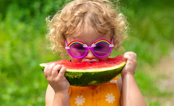 Child Eats Watermelon Park Selective Focus Kid — Stockfoto