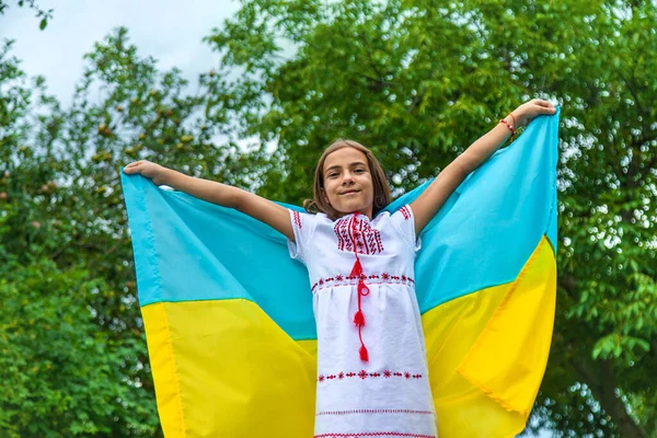 Παιδιά Ουκρανικά Σημαία Επιλεκτική Εστίαση Νίκη — Φωτογραφία Αρχείου