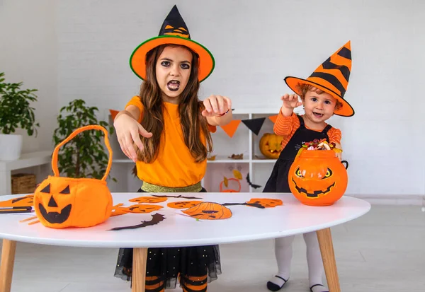 Halloween Gyerekek Otthon Ünnep Öröm Szelektív Fókusz Gyermekek — Stock Fotó