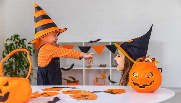 Halloween Kinderen Thuis Feestvreugde Selectieve Focus Kinderen — Stockfoto