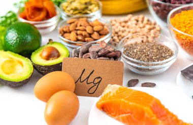 Magnezyum içeren çeşitli ürünler. Seçici odaklanma. yiyecek.