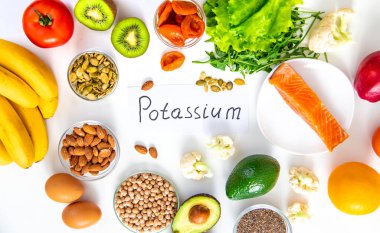 Potasyum içeren farklı gıdalar. Seçici odaklanma. yiyecek.