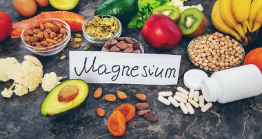 Magnezyum içeren çeşitli ürünler. Seçici odaklanma. yiyecek.
