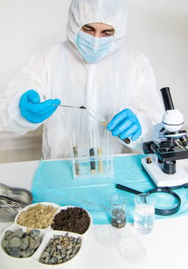 Laboratuvarda toprak testi. Seçici odaklanma. Doğa.