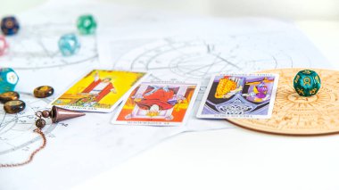 Astroloji ve falcılık. Seçici odaklanma. İnsanlar.