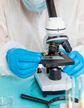 Laboratuvarda toprak testi. Seçici odaklanma. Doğa.