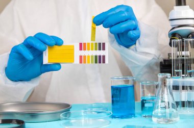 Laboratuvarda su araştırması. Seçici odaklanma. Doğa.