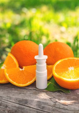 Şişedeki portakal yağı. Seçici odaklanma. Doğa.