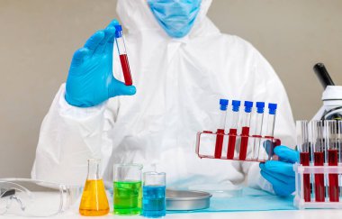 Laboratuvardaki kanı incele. Seçici odaklanma. ilaç.