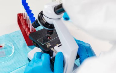 Laboratuvardaki kanı incele. Seçici odaklanma. ilaç.