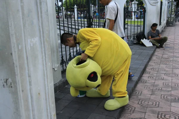 Yogyakarta Indonesia Settembre 2016 Una Persona Che Soldi Busking Indossando — Foto Stock