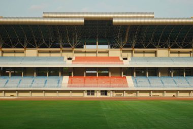 Yogyakarta, Endonezya, 4 Ekim 2023. Mandala Krida Stadyumu 'nun yeşil sahası ve seyircileri temsil ediyor..