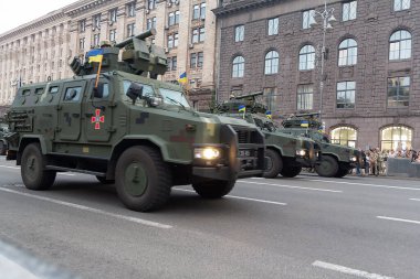 Kyiv, Ukrayna - 18 Ağustos 2018: Kyiv 'deki askeri geçit töreninde Ukrayna MRAP sınıfı zırhlı araç Kozak-2