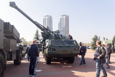 Kyiv, Ukrayna - 10 Ekim 2018: Ziyaretçiler 