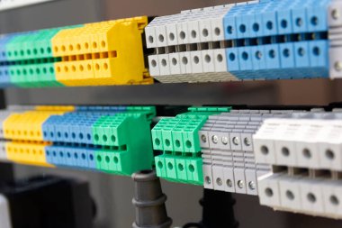 Sergi standında yeni terminal blokları var. Sanayi