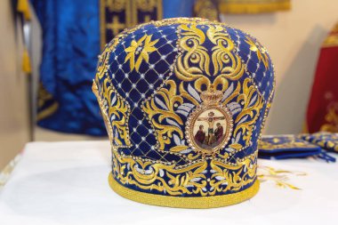Kyiv, Ukrayna - 5 Haziran 2018: Mitra - Ortodoks rahiplerin başlığı