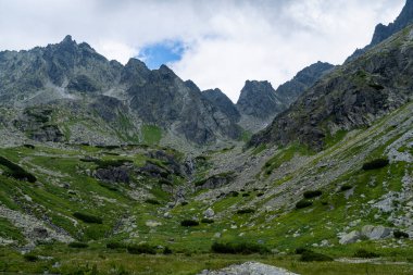Slovakya 'daki Zlomisk Vadisi' nden (Zlomiskova dolina, Zlomiska, Dolina Zlomisk) bir parça görüldü..
