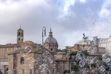 Roma 'nın merkezinde güzel sabun köpükleri