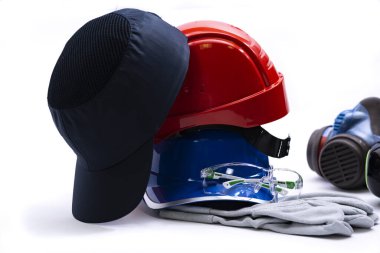 Beyaz arka planda koruma ve güvenlik araçları Beyaz arka planda koruma ve güvenlik araçları