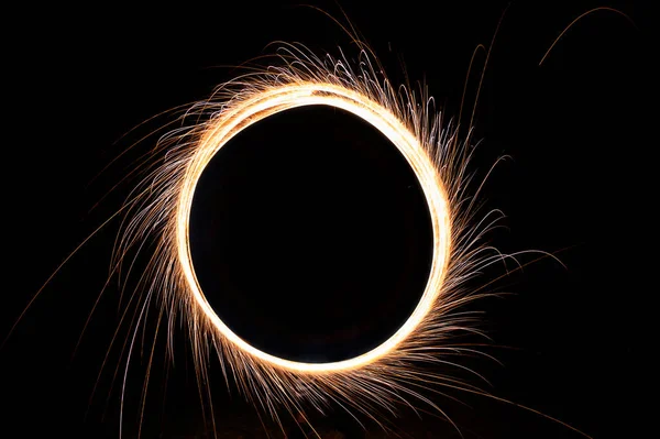 Kruh Kreslí Světelný Ohňostroj Hořící Světlice Nebo Plamen Jasnými Jiskry — Stock fotografie