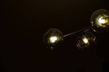 Modern ampuller seti şeffaf cam küre lambası dekoratif tavan üzerinde asılı fotokopi alanı ile