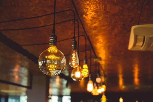 Beautiful Vintage Light Bulb Retro Luxury Light Bulb Hanging Decor — Stock Fotó