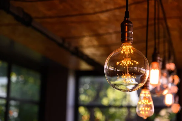 Beautiful Vintage Light Bulb Retro Luxury Light Bulb Hanging Decor — Stockfoto