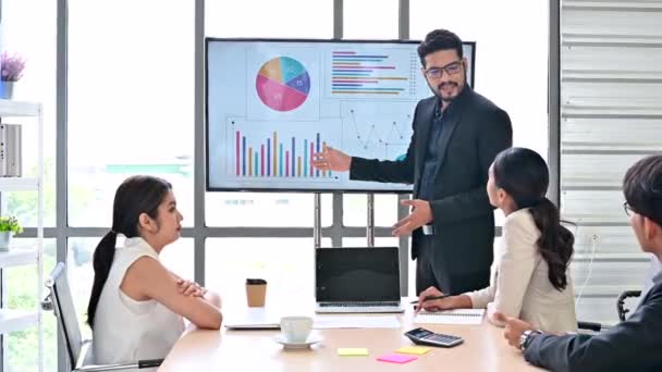 Businessman Giving Presentation Report Business Team Conference Room Shows Digital — Αρχείο Βίντεο