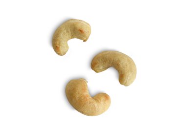 Beyaz arka planda izole edilmiş lezzetli kaju. Kesme yolu. Vitamin yiyeceği..