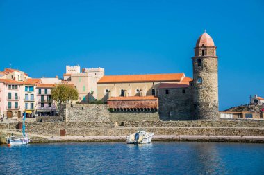 Collioure, Pirenes-Orientales departmanının Akdeniz kıyısında yer alan bir Fransız komünü..