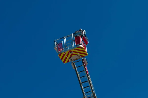 Пожарная Машина Большой Лестницей Подъемной Платформой — стоковое фото