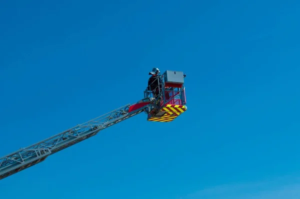Motore Antincendio Con Ampia Scala Piattaforma Sollevamento — Foto Stock
