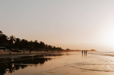 Denizde gün doğumu