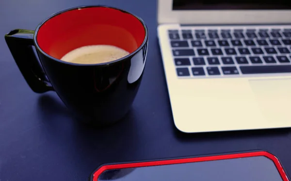 Working Place Laptop Smartphone Black Red Mug Coffee — Stock Photo, Image