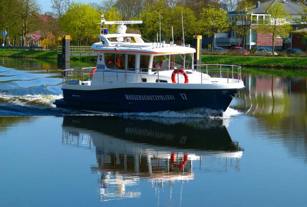 Lingen Alemanha Abril 2016 Polícia Aquática Alemã Patrulha Canal Dortmund — Fotografia de Stock