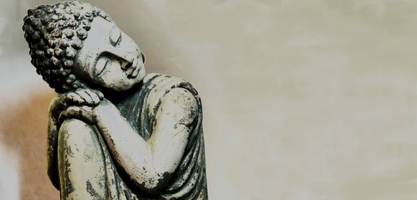 Marzycielski Posąg Buddy Miejscem Własny Tekst Wygląda Jak Starożytny Budda — Zdjęcie stockowe