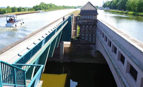 The Minden Aqueduct consists of two parallel water bridges, that lead the Mittelland Canal over the Weser.  It is the second biggest aqueduct in Europe. 